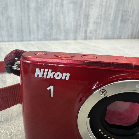 Nikon 1 S1 Mirrorless Point & Shoot Digital Camera Red Body Only For Parts - Picture 3 of 11